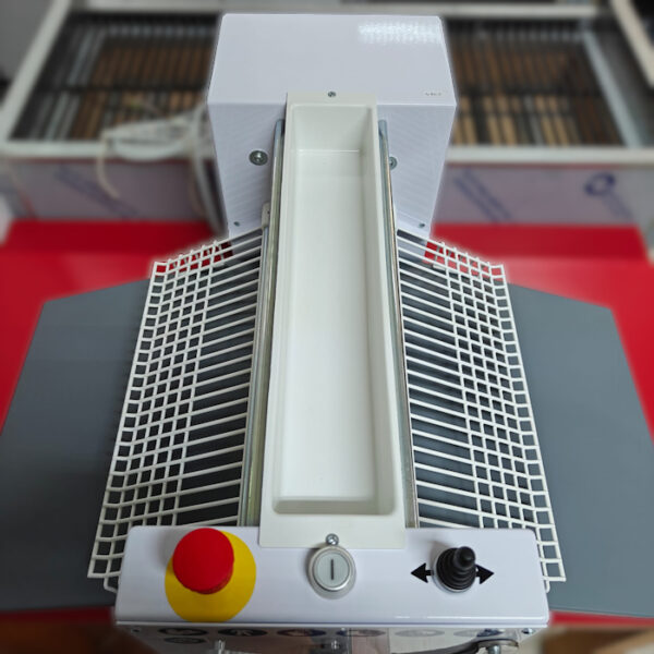 N804 (4) N804 (4)