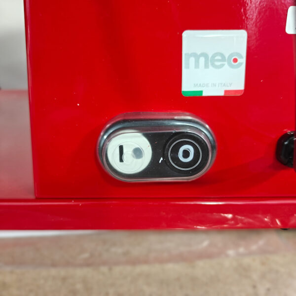 N807 (4) N807 (4)