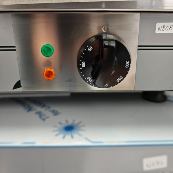 N808 (3) N808 (3)