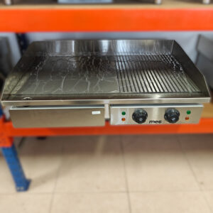 Fry-top elétrico c/ chapa mista (metade lisa, metade nervurada) (730x470x235mm)