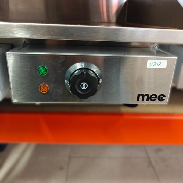 N812 (3) N812 (3)