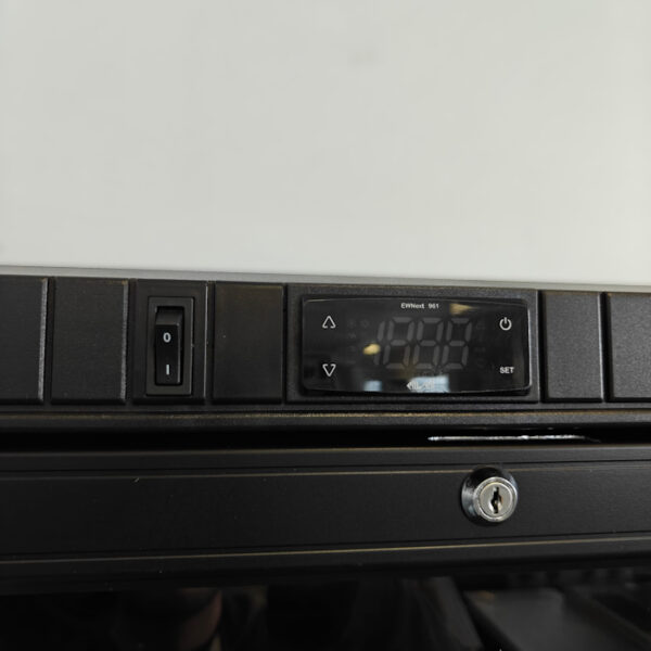 N872 (3) N872 (3)