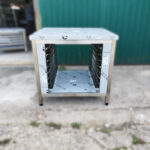 Bancada inox para forno c/ calhas para colocação até 8 tabuleiros GN 1/1 e 60x40cm (900x800x850mm)