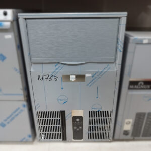 Máquina de gelo em cubos (18 gr) 50 kg / 24 horas com refrigeração a ar (MCPE50A)