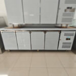 Bancada refrigerada ventilada c/ 4 portas + grupo à direita (G-4100TN) (2230x600x860mm)