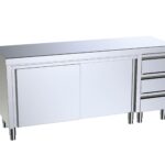 Mesa armário central 2400x700x850 com puertas e buc de cajones derecho