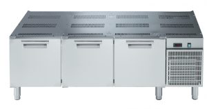 Electrolux Professional E7BAPP00RD REFRIGERATED BASE WITH 3 DOORS 1600MM (Code 371258, Alias 9PDX371258)